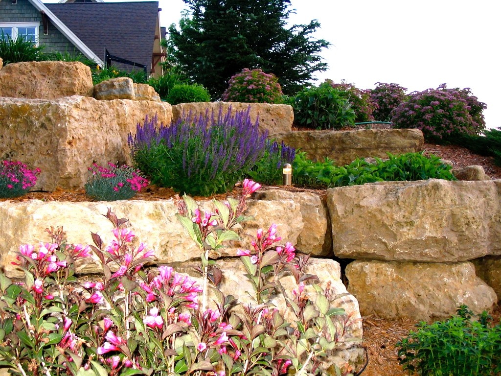 Planting for Pollinators: Butterflies and Bees Abound Planting for Pollinators: Butterflies and Bees Abound